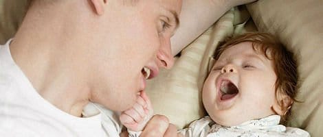 Factores psicológicos en el hombre Hombre con preocupaciones
