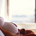 La mortalidad materna en España se ha incrementado en un 17 % por el aumento en la edad de gestación