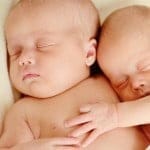 Nacen dos gemelos gracias a la implantación de tejido ovárico y vitrificación de ovocitos