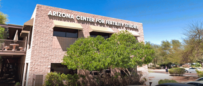 Fachada de la clínica Arizona Center for Fertility Studies