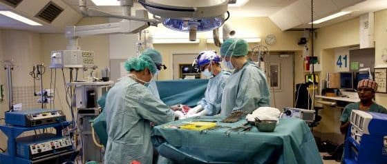 Nacimiento del primer bebé tras un trasplante de útero