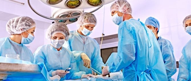 Imagen: Eliminación del cáncer mediante cirugía