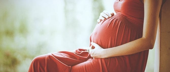 Imagen: En España se estudia el instaurar una edad límite para quedar embarazada