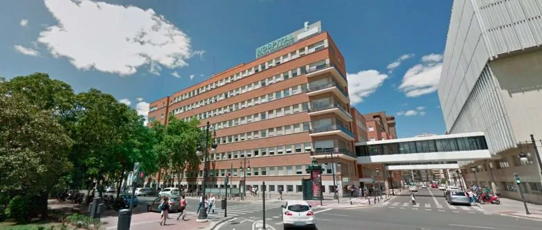Fachada de la clínica Hospital Clínico Universitario de Valencia