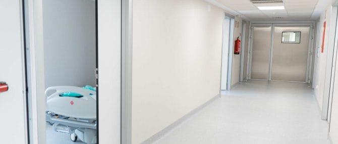 Imagen: Pasillo del quirófano de Ginemed Madrid