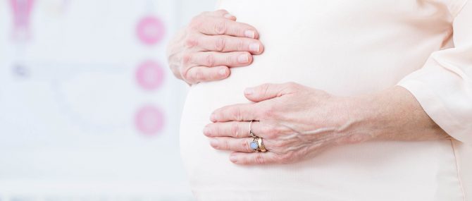 Imagen: La postergación de la maternidad incrementa los riesgos para la madre y el bebé