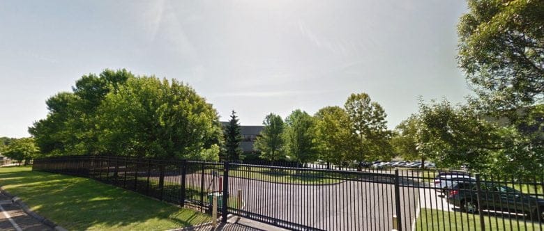 Fachada de la clínica Yale Fertility Center