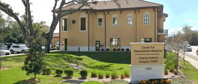 Fachada de la clínica Center for Reproductive Medicine Orlando