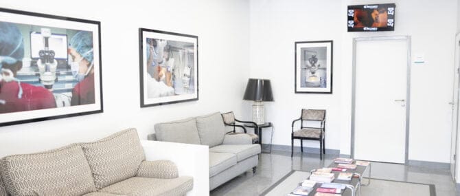 Imagen: Sala de espera de Ginemed Huelva