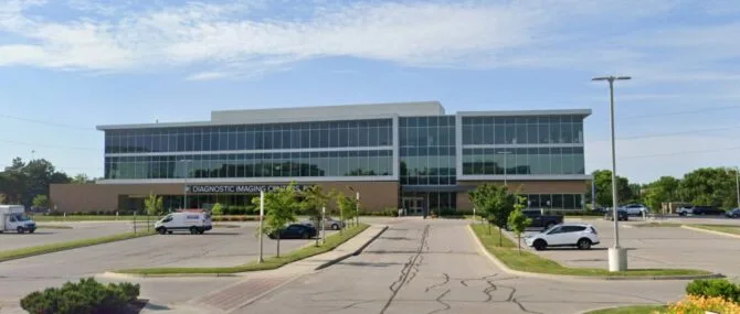 Fachada de la clínica RRC of Greater Kansas City IVF