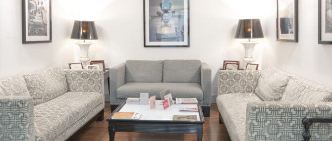 Imagen: Sala de espera de Ginemed Sevilla