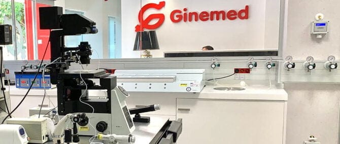 Imagen: Laboratorio acristalado de Ginemed Málaga