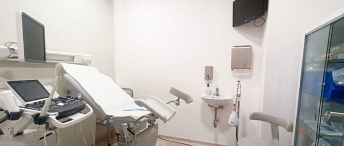 Imagen: Sala de exploración en Sevilla