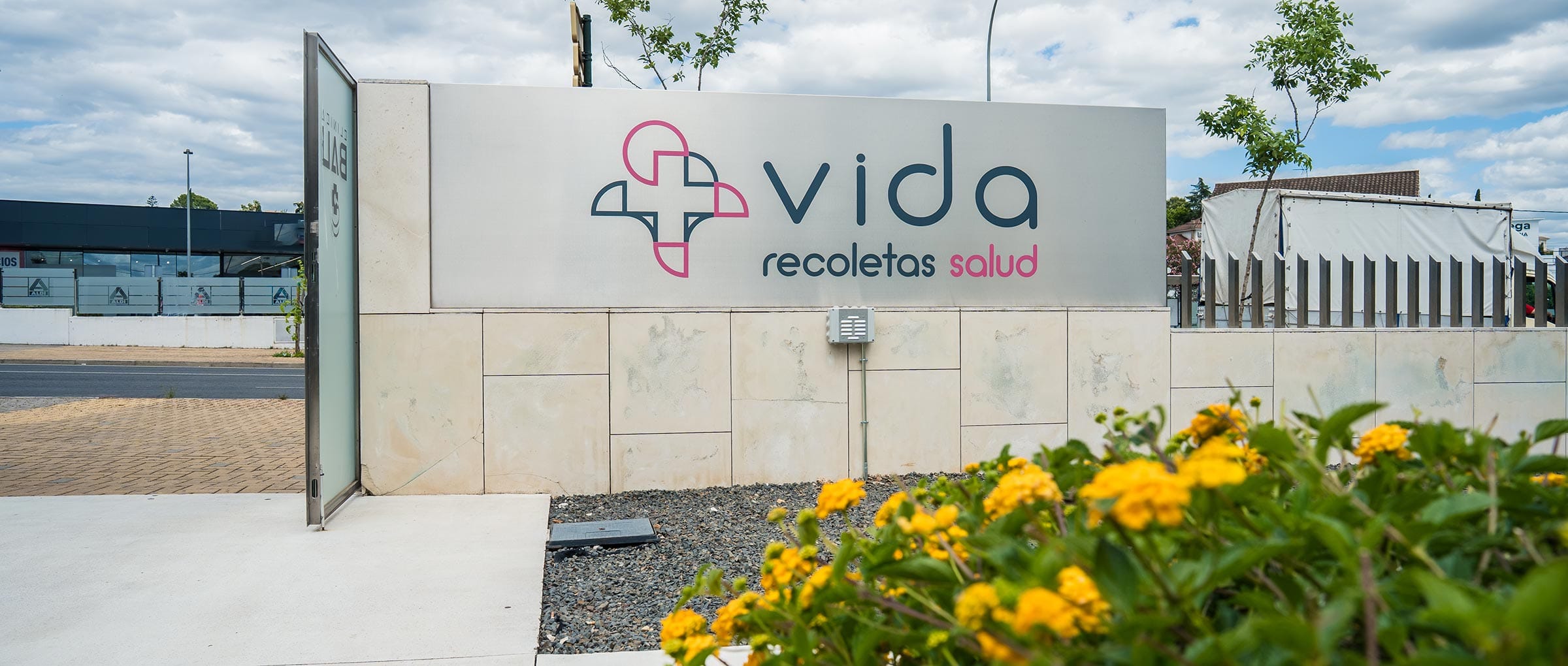 Imagen: Entrada a Vida Recoletas Salud Córdoba