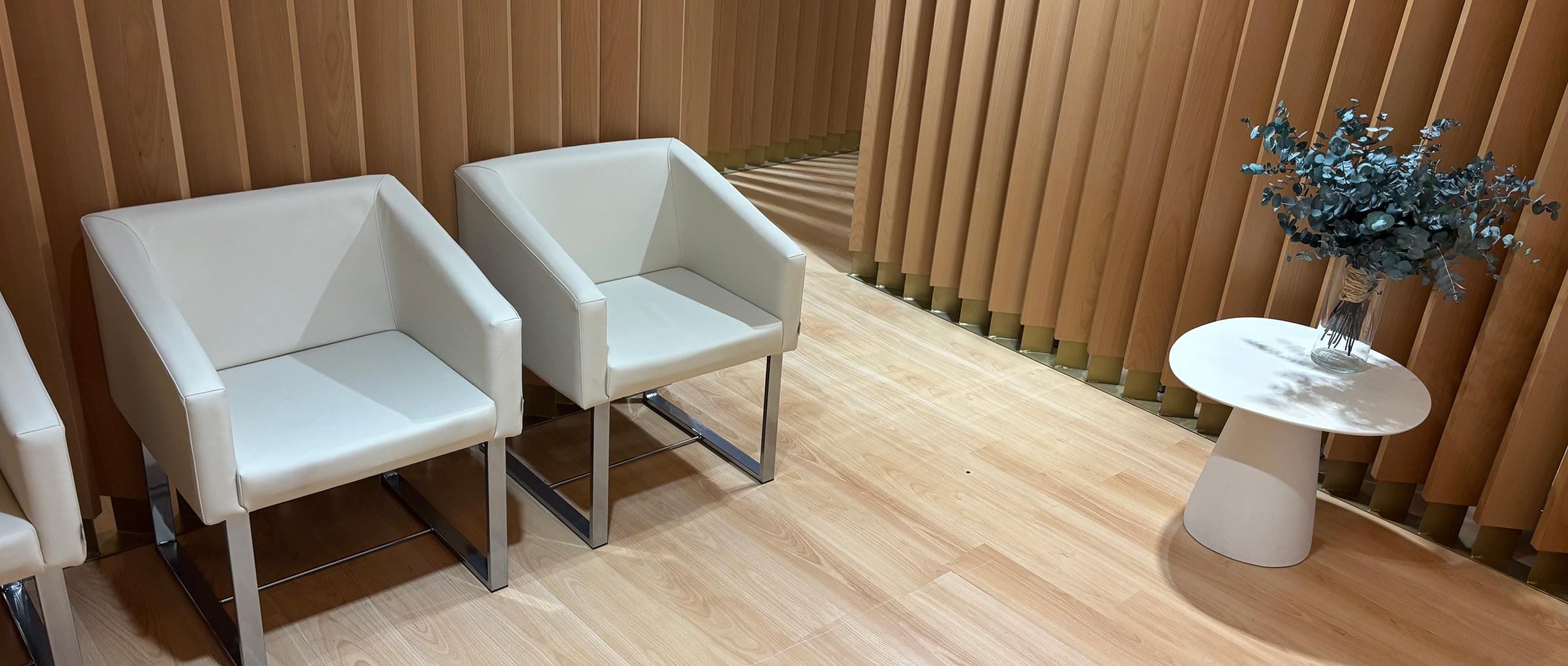 Imagen: Zona de espera de pacientes en Vida Recoletas Salud Córdoba